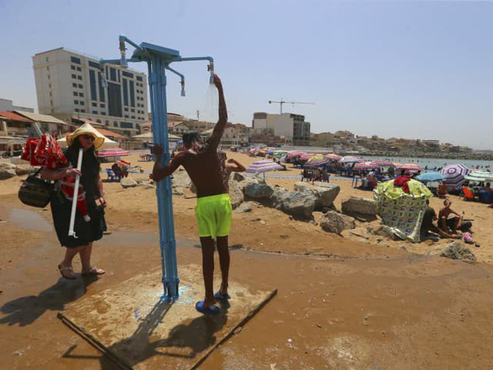 Na Costa del Sol budú na plážach opäť fungovať sprchy, vlani boli zatvorené kvôli suchu