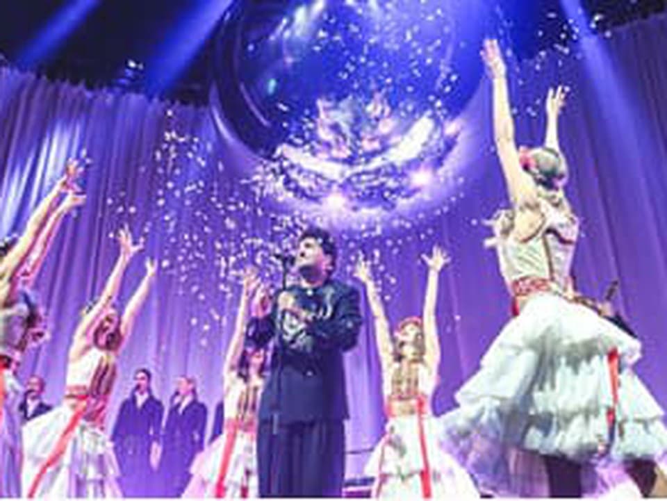 Billy Barman a Dievčatá zo SĽUK-u svoju šou vizuálne posunuli na novú úroveň. Pozrite si fotoreport zo Starej tržnice