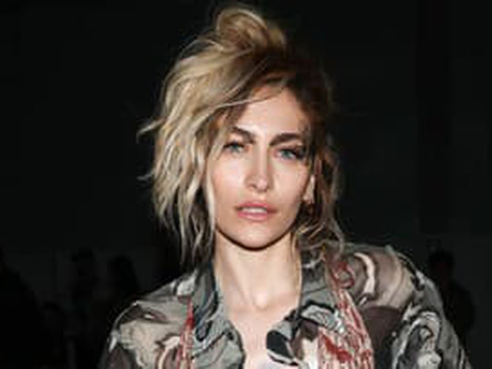 Dcéra Michaela Jacksona vydala nový singel. Paris Jackson predstavuje temnú novinku Zombies in Love