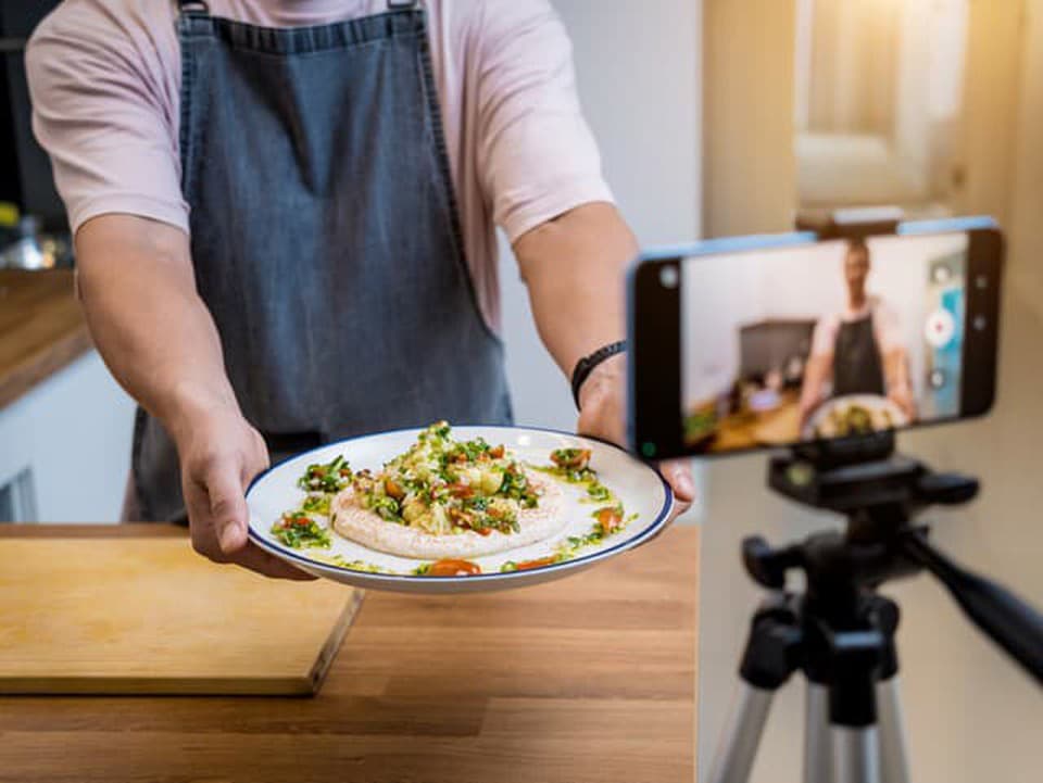 Neuveríte, prečo dnes toľko ľudí maká na dvoch frontoch. Side jobs sa stali novým normálom