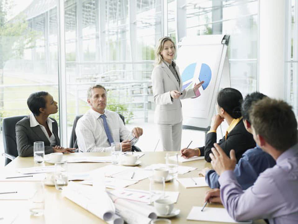 To, čo príde v roku 2025, zmení naše kariéry. Globálna ekonomika mieša karty na trhu práce