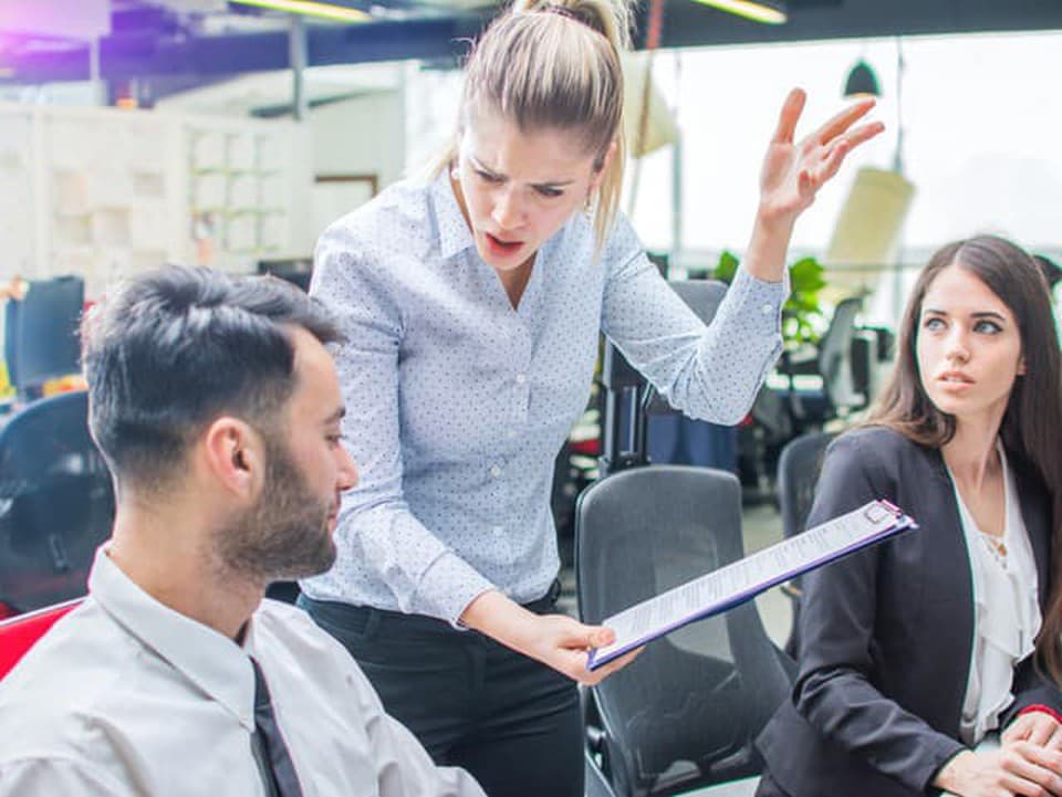 Odchádzame od šéfov, nie od firiem: Prečo je váš nadriadený kľúčom k vašej výpovedi?