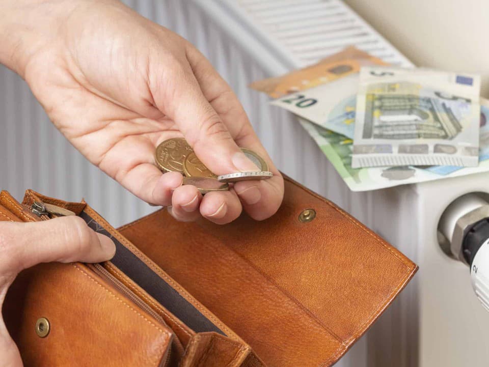 Dostanem energopomoc aj na chatu a čo musím urobiť? Tu sú odpovede na všetky dôležité otázky v súvislosti s energopomocou!