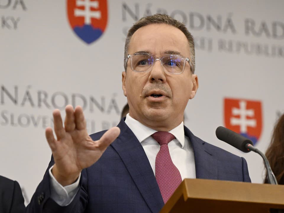 Desaťtisícom seniorov by sa mal mimoriadne zvýšiť dôchodok: Koho sa to týka a koľko budú dostávať?