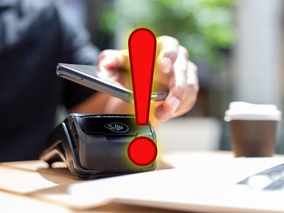 Platíte kartou alebo mobilom? Pozor, mnohí Slováci netušia, čo si obchodník nesmie dovoliť!