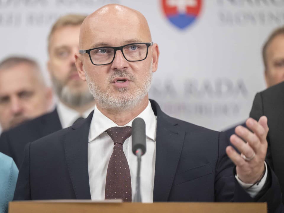 Rozpočet pod paľbou: Opozícia hrozí ústavným súdom a varuje, že účet opäť zaplatia ľudia!