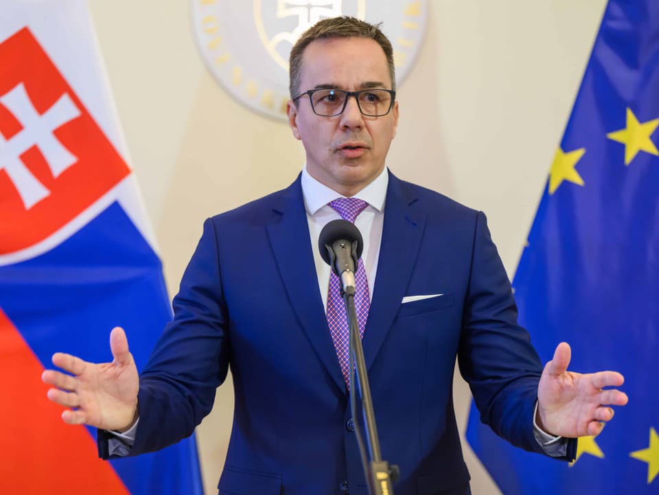 Štát chystá nový bič na rodičov: Pre záškoláctvo môžu prísť o prídavky na deti!