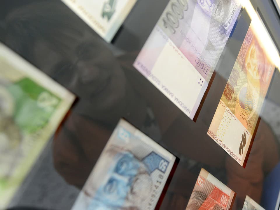 Našli ste doma slovenské koruny? V obehu je stále 18 miliónov bankoviek a nie sú len bezcenným papierom