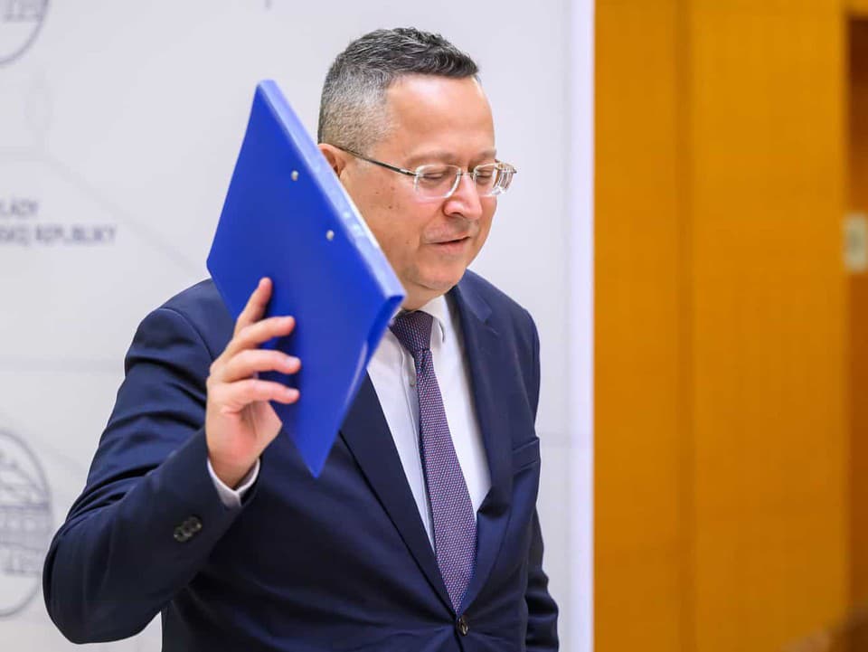 Veľký obrat vlády má háčik: Čo príde po zrušení transakčnej dane? Firmy pripomínajú vláde vlastné sľuby!