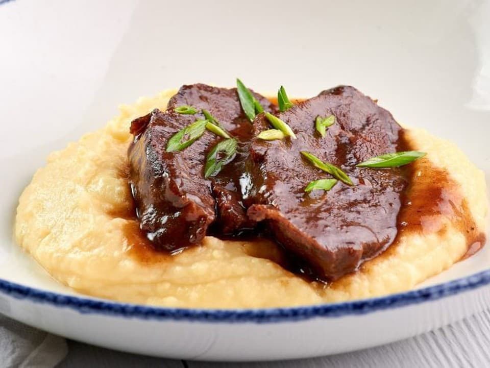 RECEPT na dnes: Luxusné hovädzie líčka na víne, ktoré sa rozplývajú na jazyku