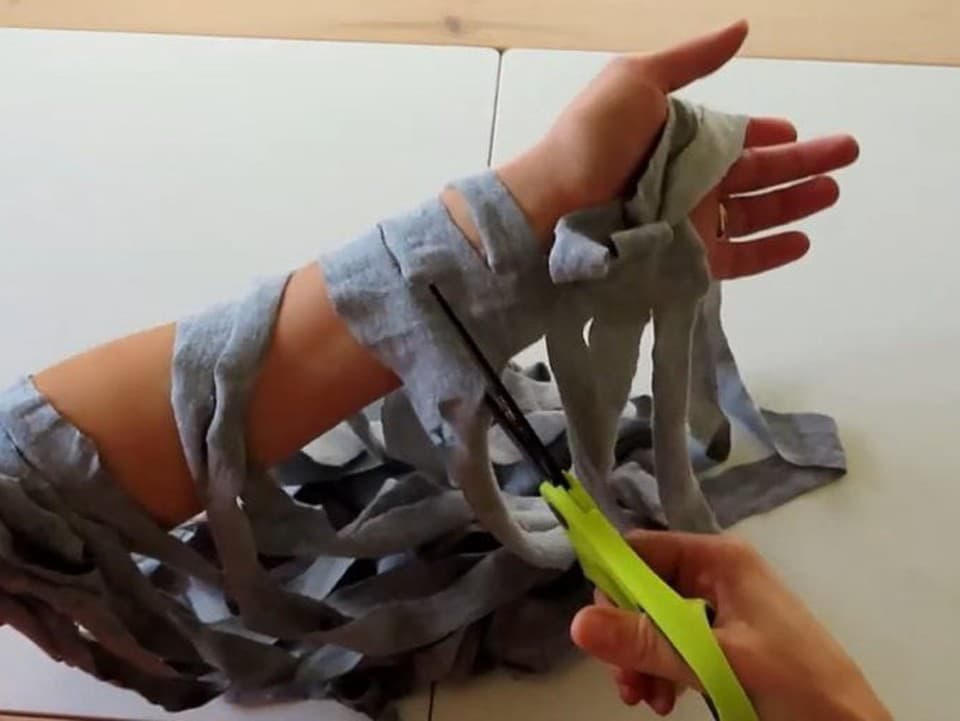 VIDEOTOP Ako premeniť staré tričko na dlhú priadzu: Jednoduchý postup na výrobu tričkovlny
