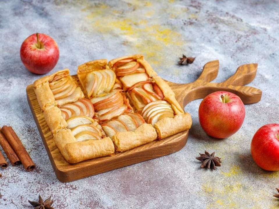 RECEPT na dnes: Hriešne dobrý jablkový koláč – chutí ako z francúzskej cukrárne