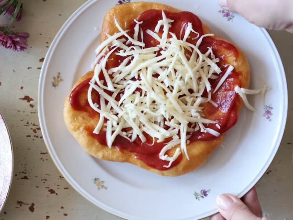 VIDEOTIP Tradičné langoše: Obyčajná surovina im vráti chuť, akú si pamätáme z detstva