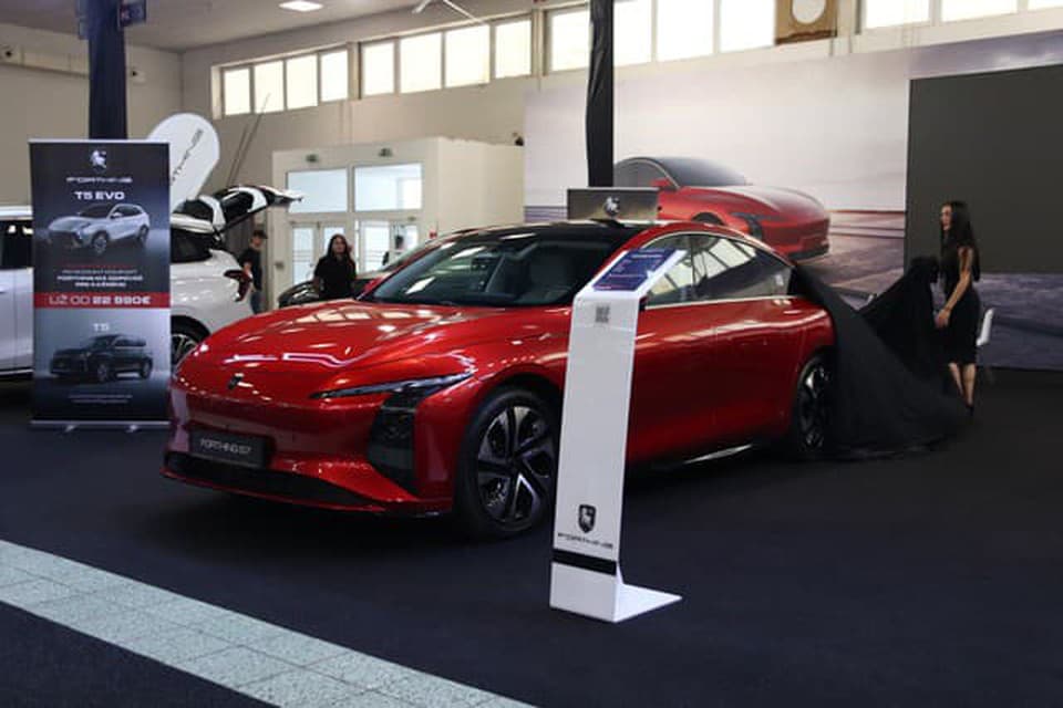 MEGA GALÉRIA: Autosalón v Nitre odštartoval. Na výstavisku dominuje Čína, no nestratili sa ani tradičné značky