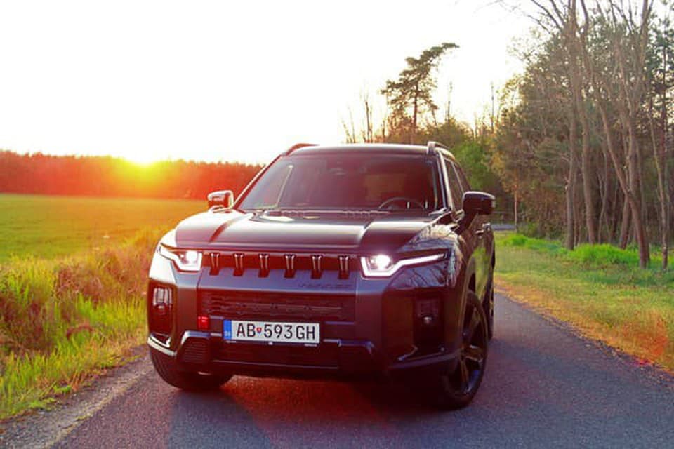 TEST: KGM Torres HEV - velikán konečne bez velikánskej spotreby
