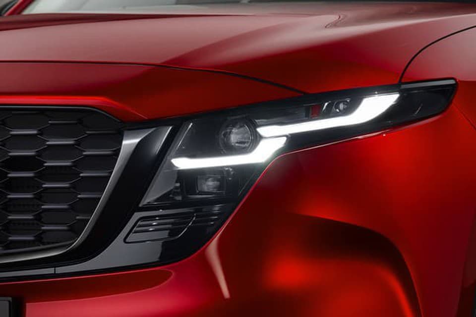 FOTO: Toto je nová Mazda CX-5, prišla o motory, aj o tlačidlá. Získala viac