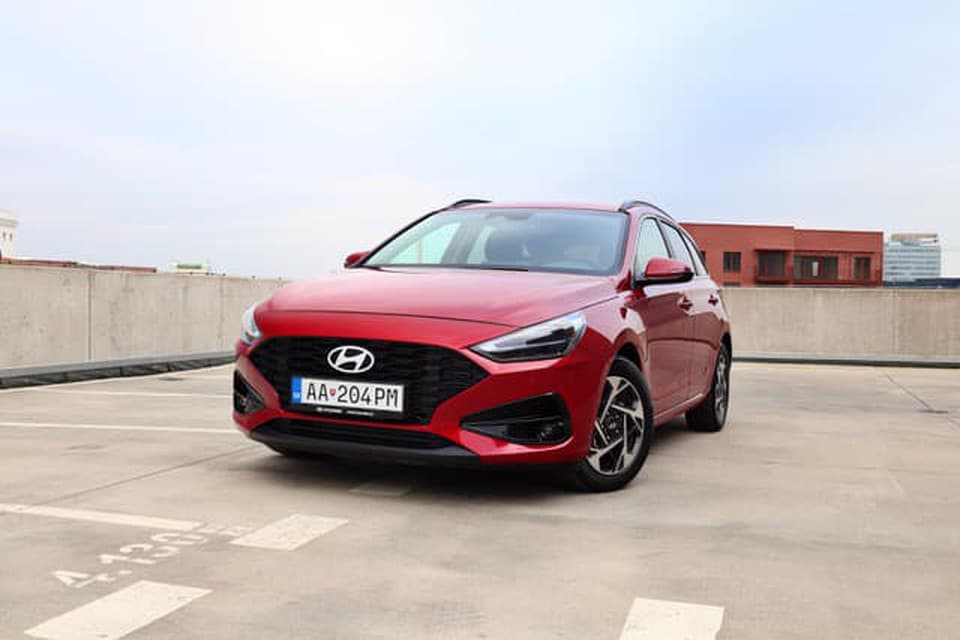 TEST: Hyundai i30 kombi T-GDi Family – štyri valce, mild-hybrid a rodinná výbava