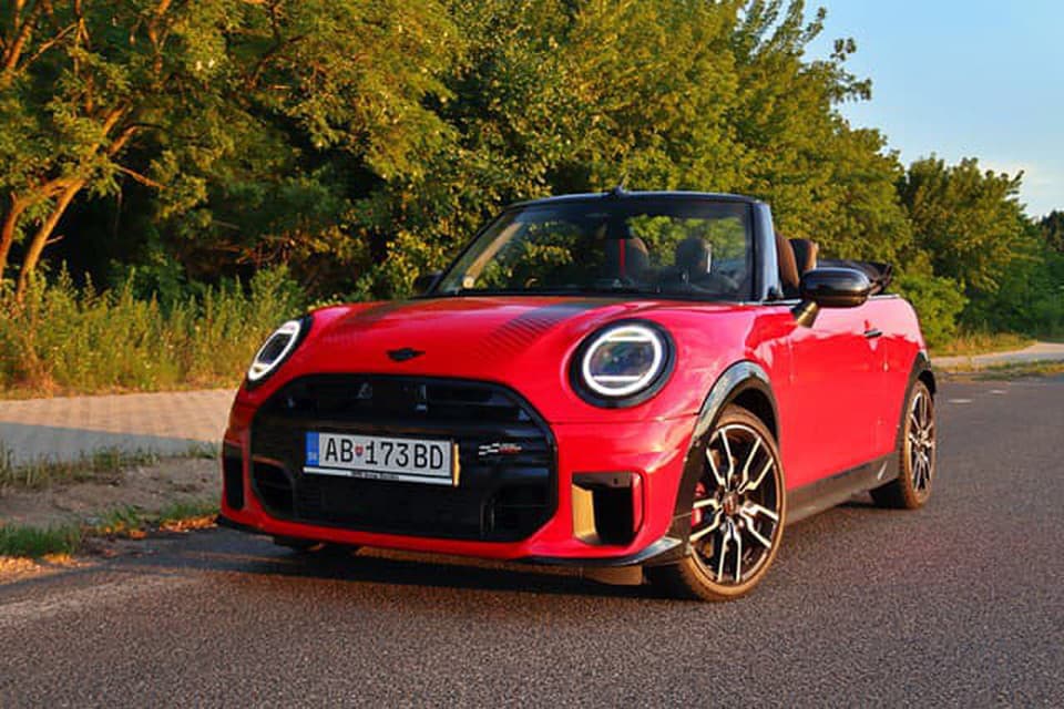 TEST: Mini Cooper JCW Cabrio - lepší kabriolet neexistuje. Iba väčší