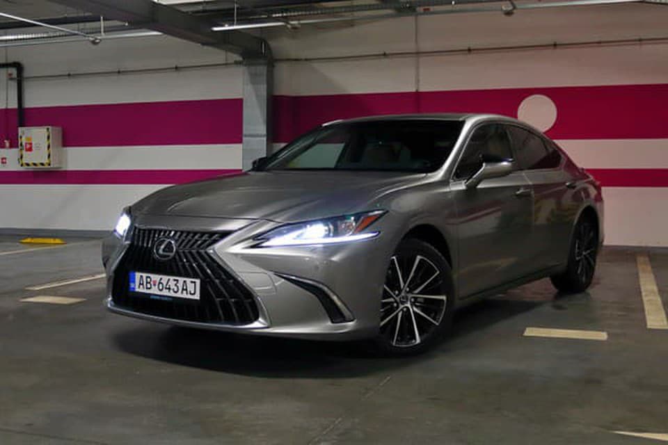 TEST: Lexus ES 300h - odchádza s lákavou cenou