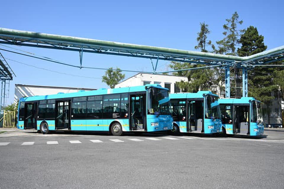 Trnavská MHD nasadí päť kĺbových autobusov na vyťažené spoje
