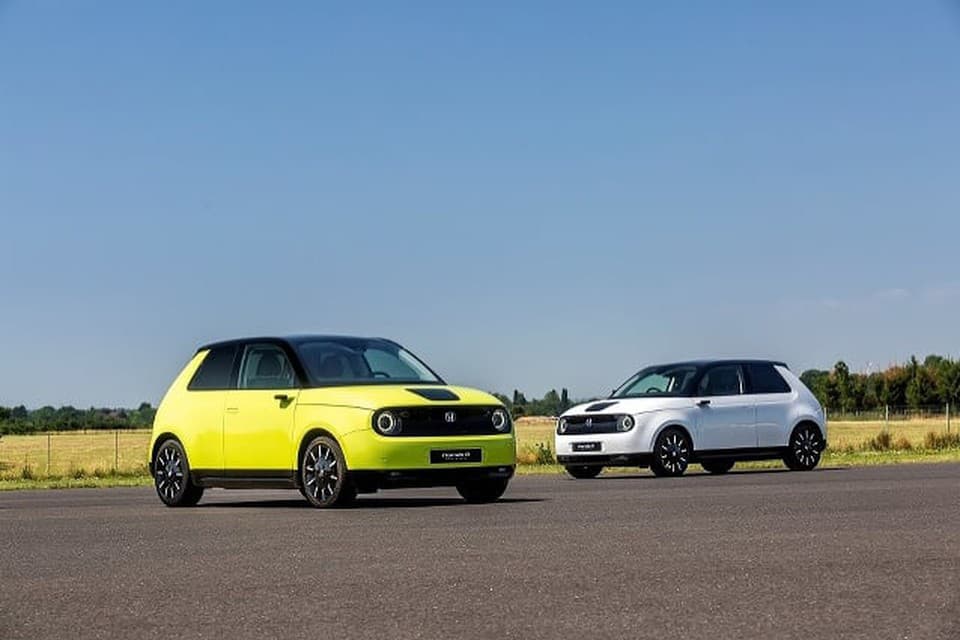 Elektromobily sú sklamaním. Ďalšia značka chce míňať peniaze inde