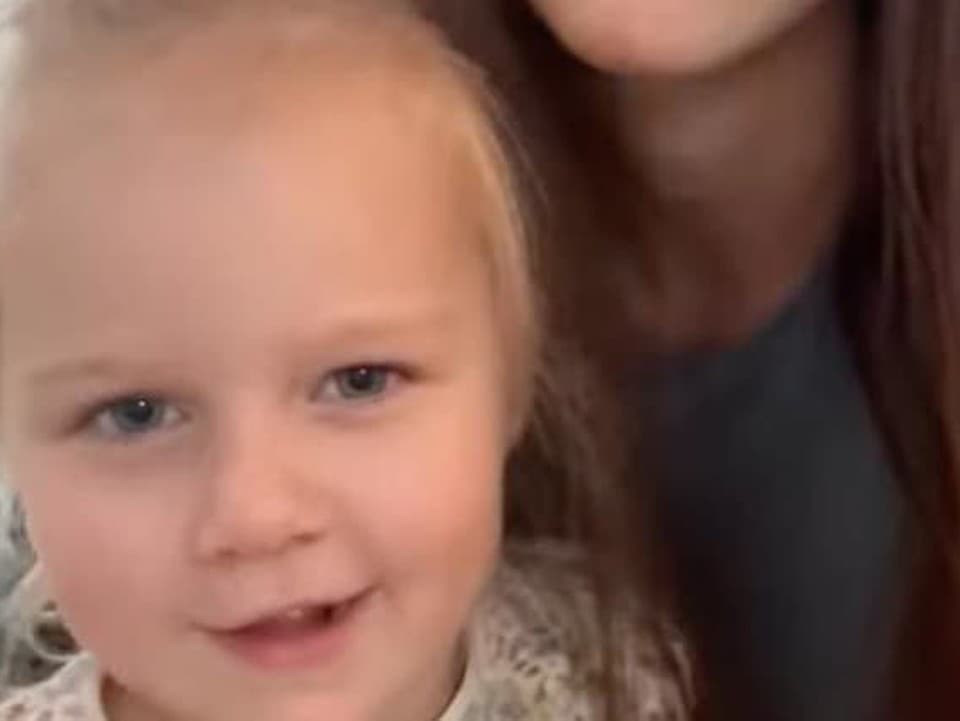 Učiteľka položila nevinnú otázku dcérke influencerky: Odpoveď ju úplne dostala!