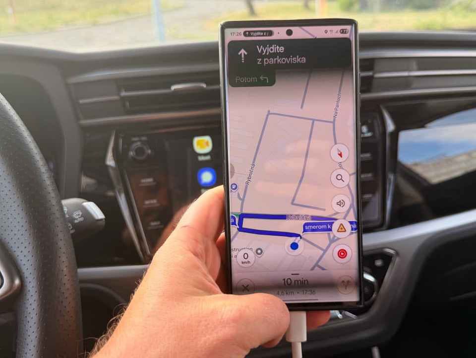 Android Auto dokáže telefón poriadne rozpáliť. Takto znížiš jeho teplotu počas jazdy