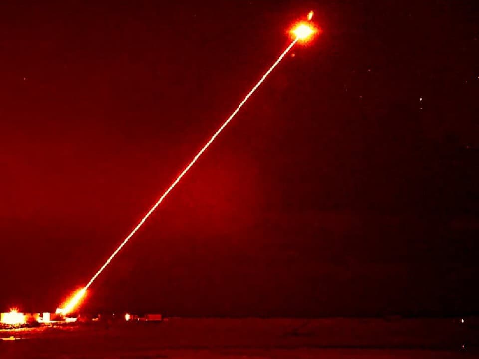 Američania už majú laser, ktorý dokáže ničiť drony za pár dolárov. Háčik je v samotnej lodi