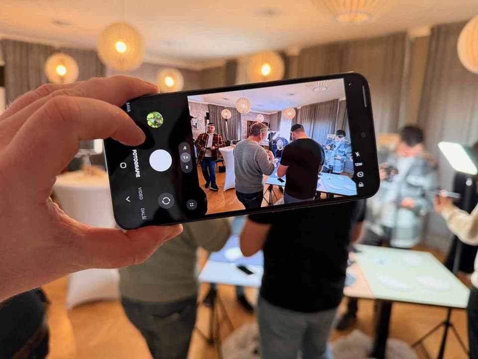 Všetko si fotíš mobilom? Vedci odhalili zvláštny paradox, pre ktorý môžeme prichádzať o spomienky