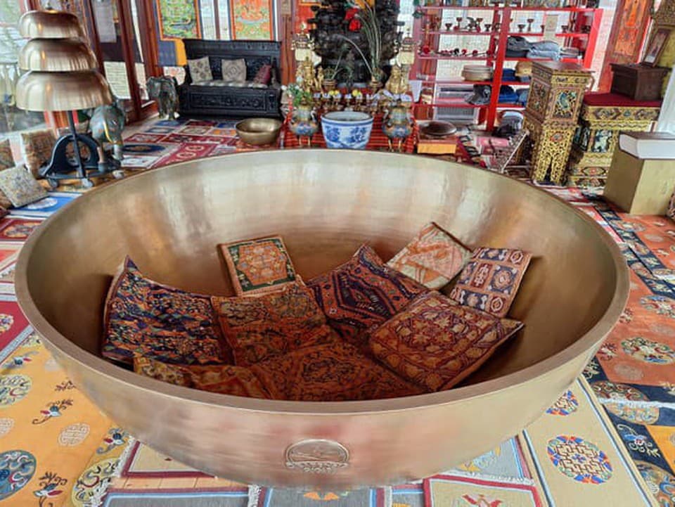 Nájdite pokoj v najväčšej spievajúcej mise na svete: Unikátny zvukový kúpeľ prináša 10 benefitov