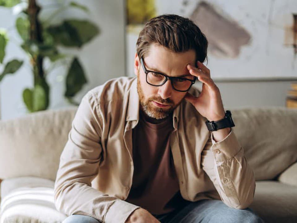 5 nenápadných prejavov úzkosti u mužov: Niektoré si s psychikou vôbec nespájate a on potrebuje pomoc!