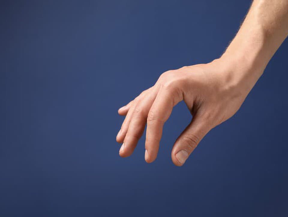 Môže pohyb malíčka zabrániť Alzheimerovej chorobe? TikTok šíri virálny trik, vedci sa chytajú za hlavy