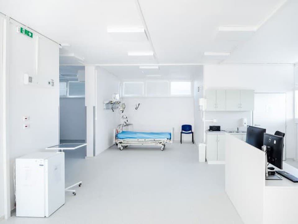 Galantská nemocnica otvorila zrekonštruovanú časť neurologického oddelenia. Nové priestory zlepšujú starostlivosť aj komfort pacientov