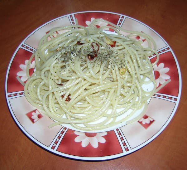 Bucatini Aglio e Olio