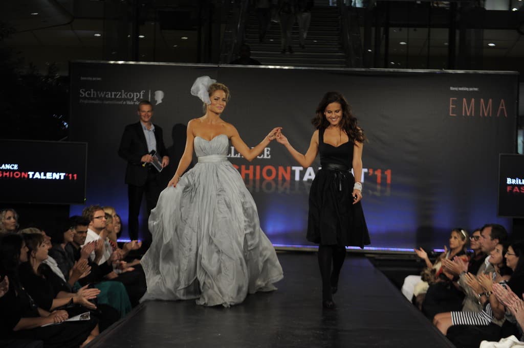 Cena www.brillancefashiontalent.sk : Ema