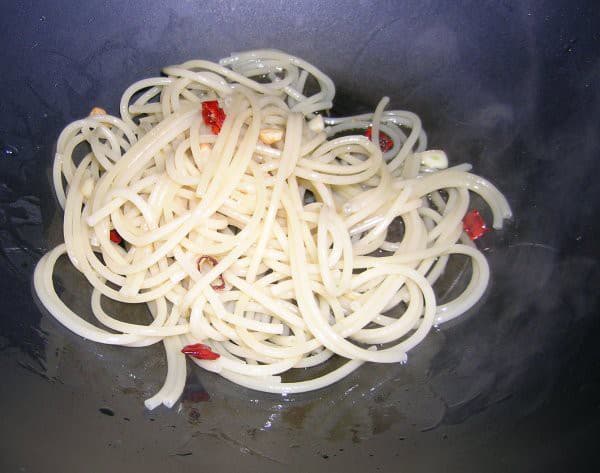 Bucatini Aglio e Olio