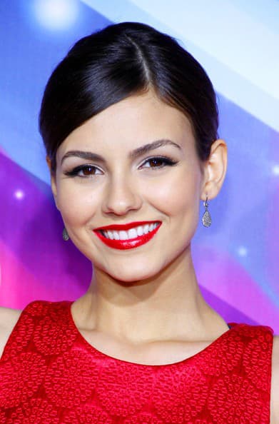  Victoria Justice