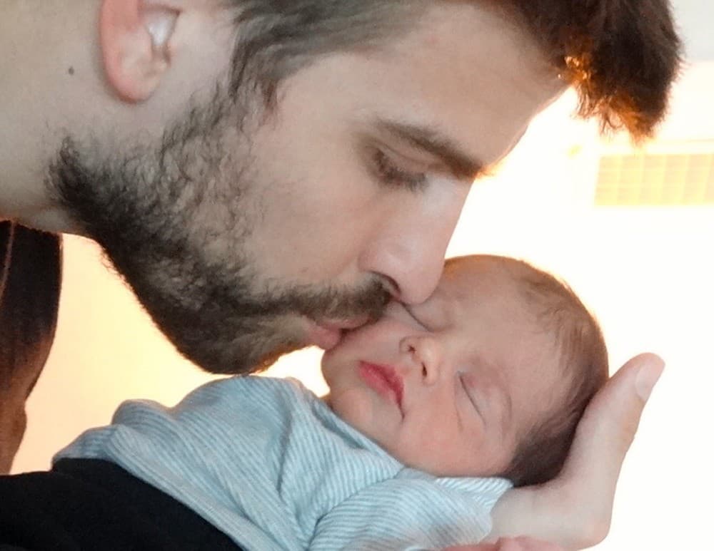 Hrdý otecko Gerard Pique