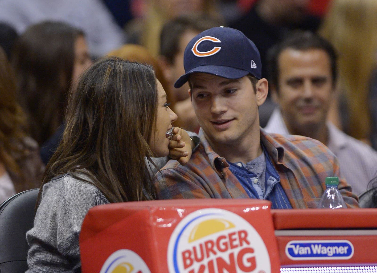 Mila Kunis a Aston