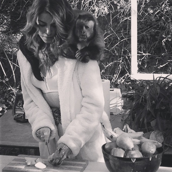 Krásna Nikki Reed s