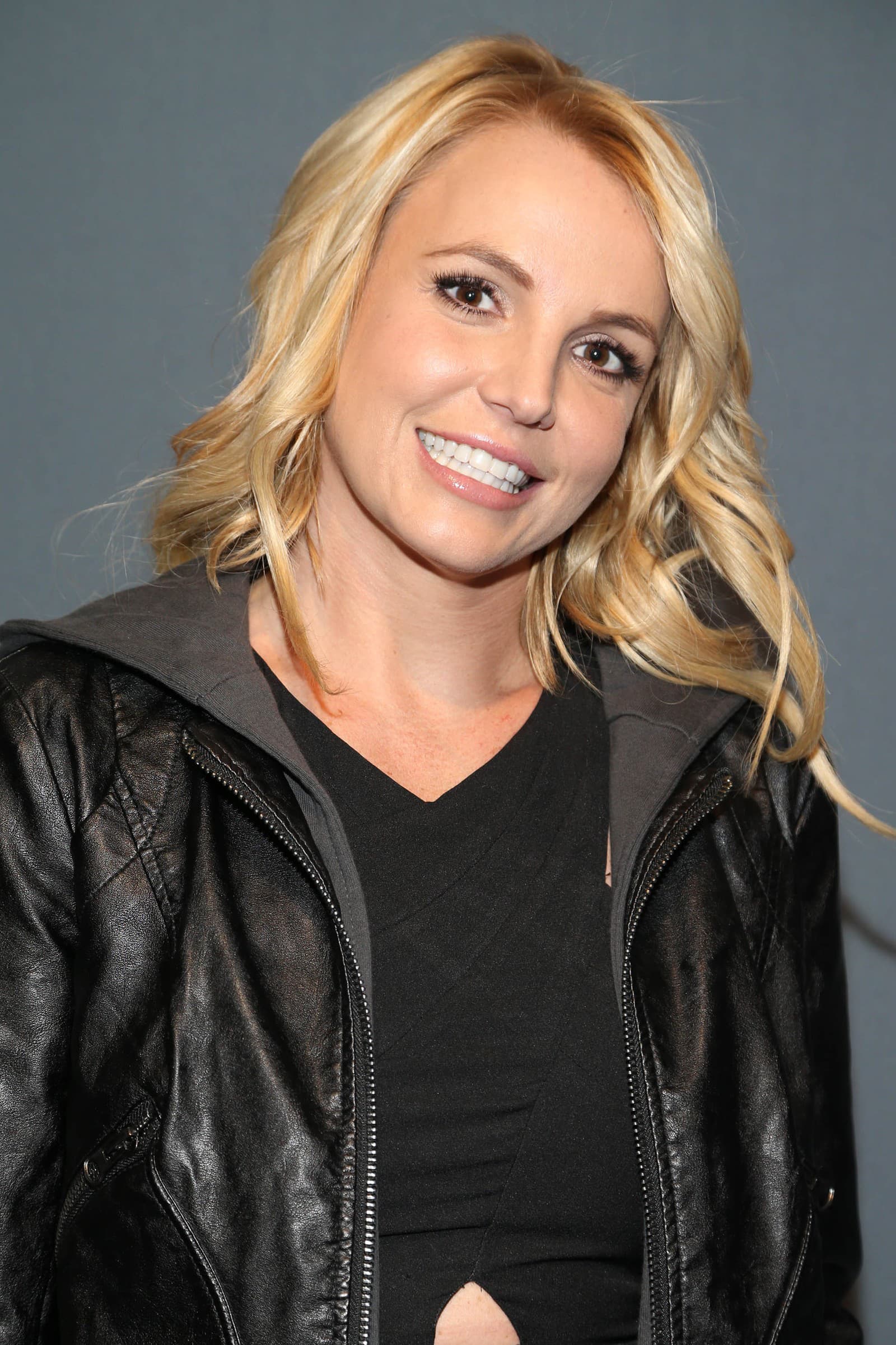 Britney Spears si pod