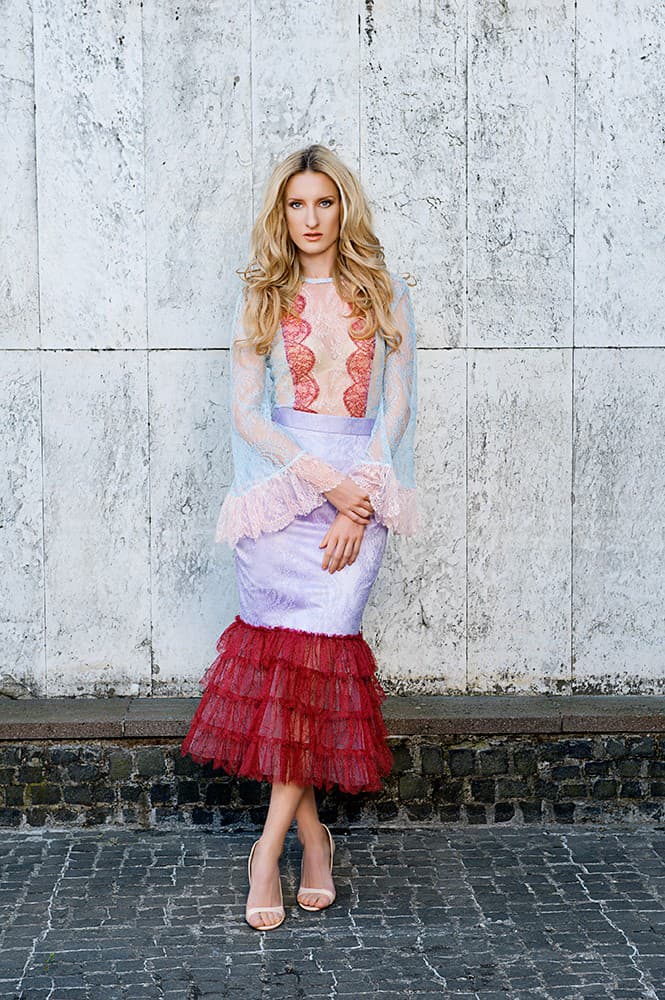 Adela Banášová v lookbooku