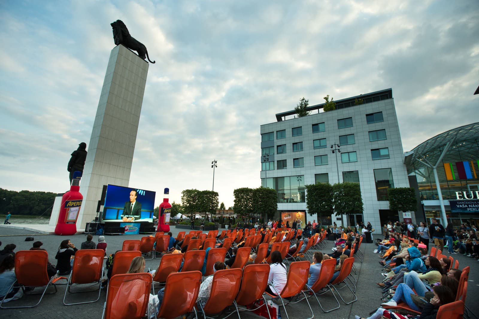 Aperol Spritz kino pri
