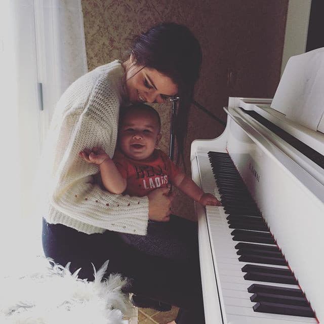 Selena sa okrem hviezdnej
