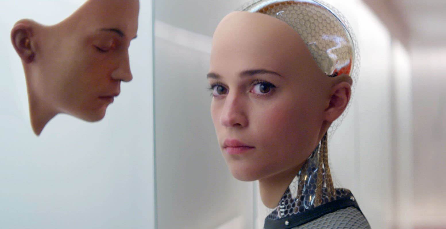 Úloha vo filme Ex Machina jej vyniesla tiež nomináciu na Zlatý Glóbus