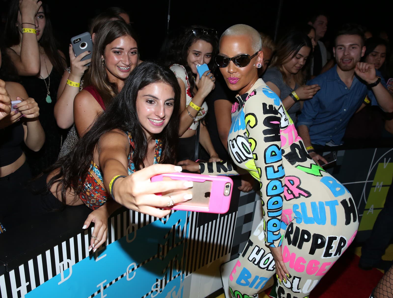 Amber Rose je ochotná
