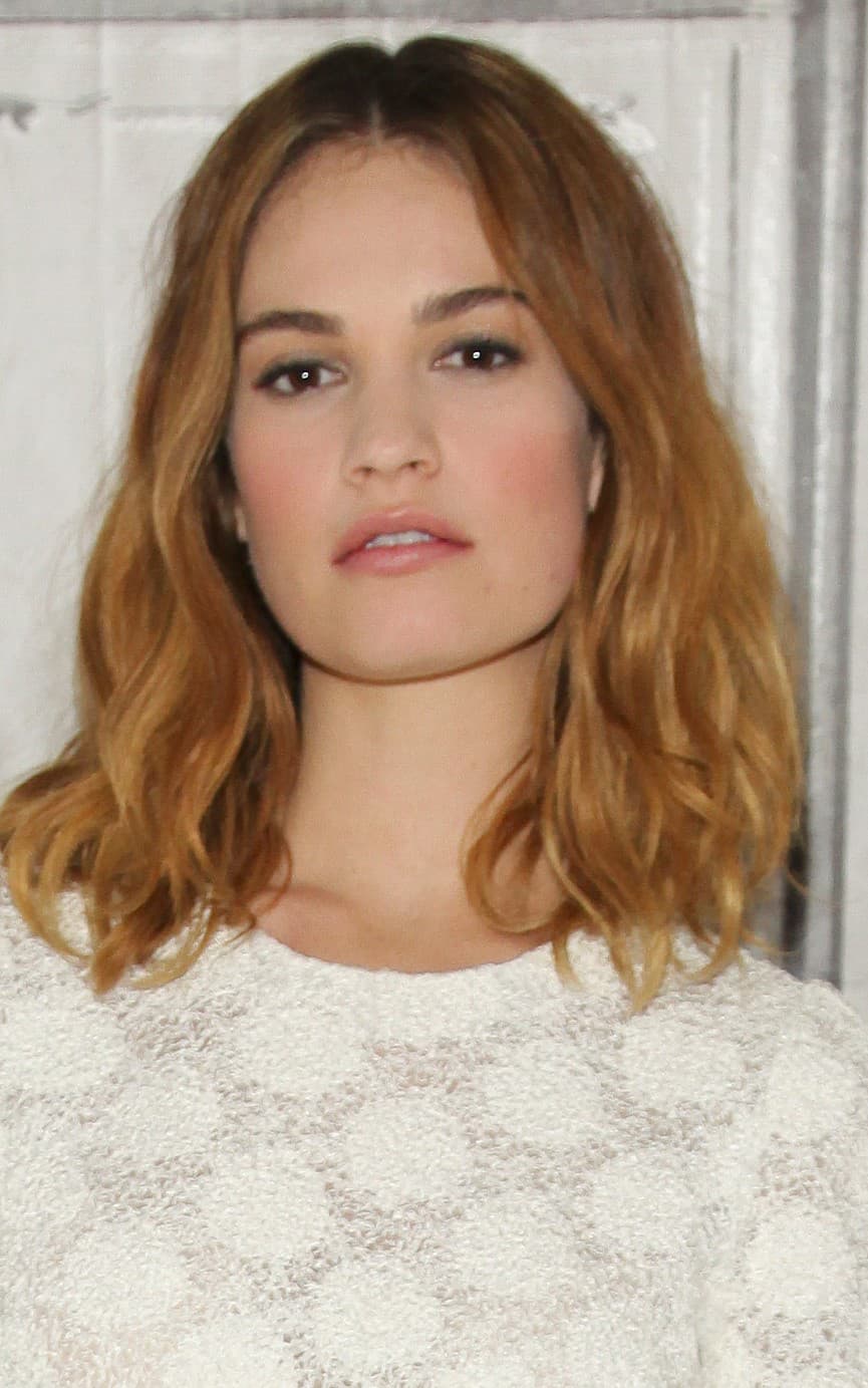 Lily James a jej