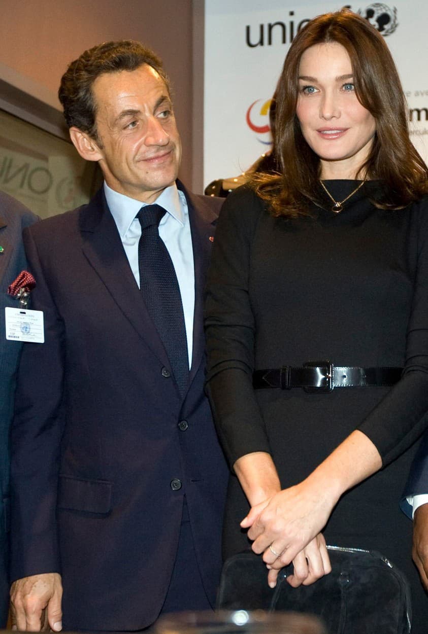 Carla Bruni začala randiť