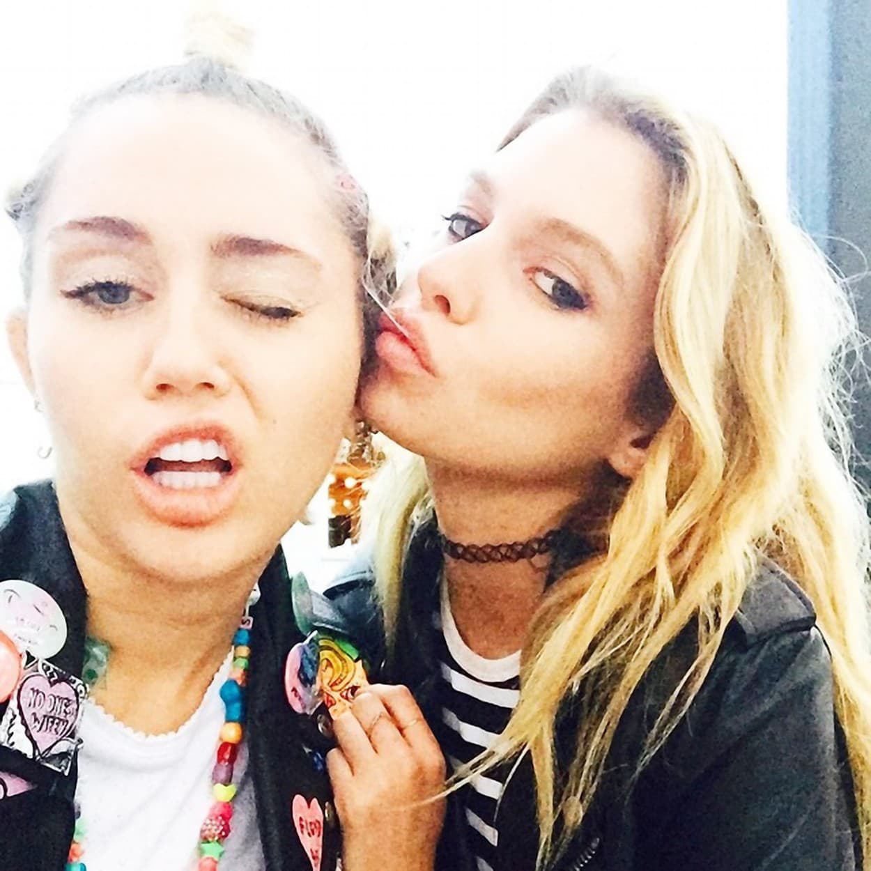 Miley Cyrus tvorila niekoľko