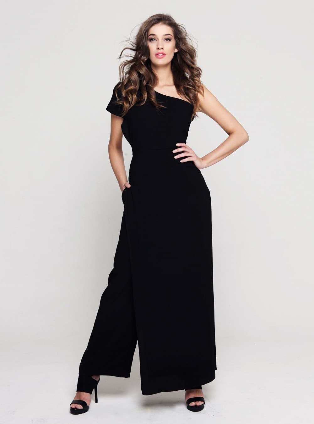 Jasmine Alagič, moderátorka FashinTV,